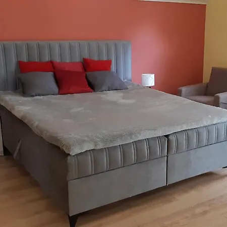 Mariella Вилла *